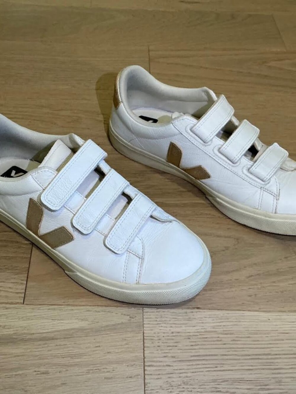 Veja Recife White Female Shoes Size 10US